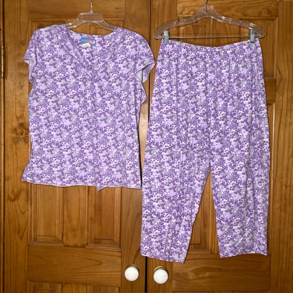 NWOT Haband Moonbeams Pajama Short Sleeve Top and Bottom Set Purple Size L Large